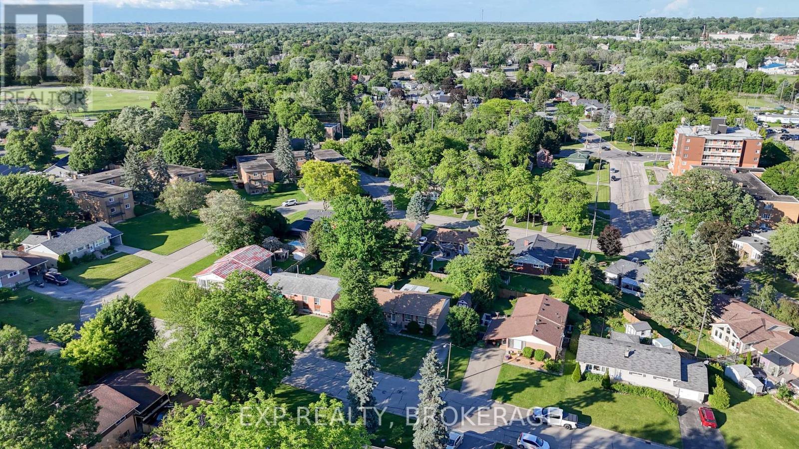 19 CONVAY CRESCENT - 46