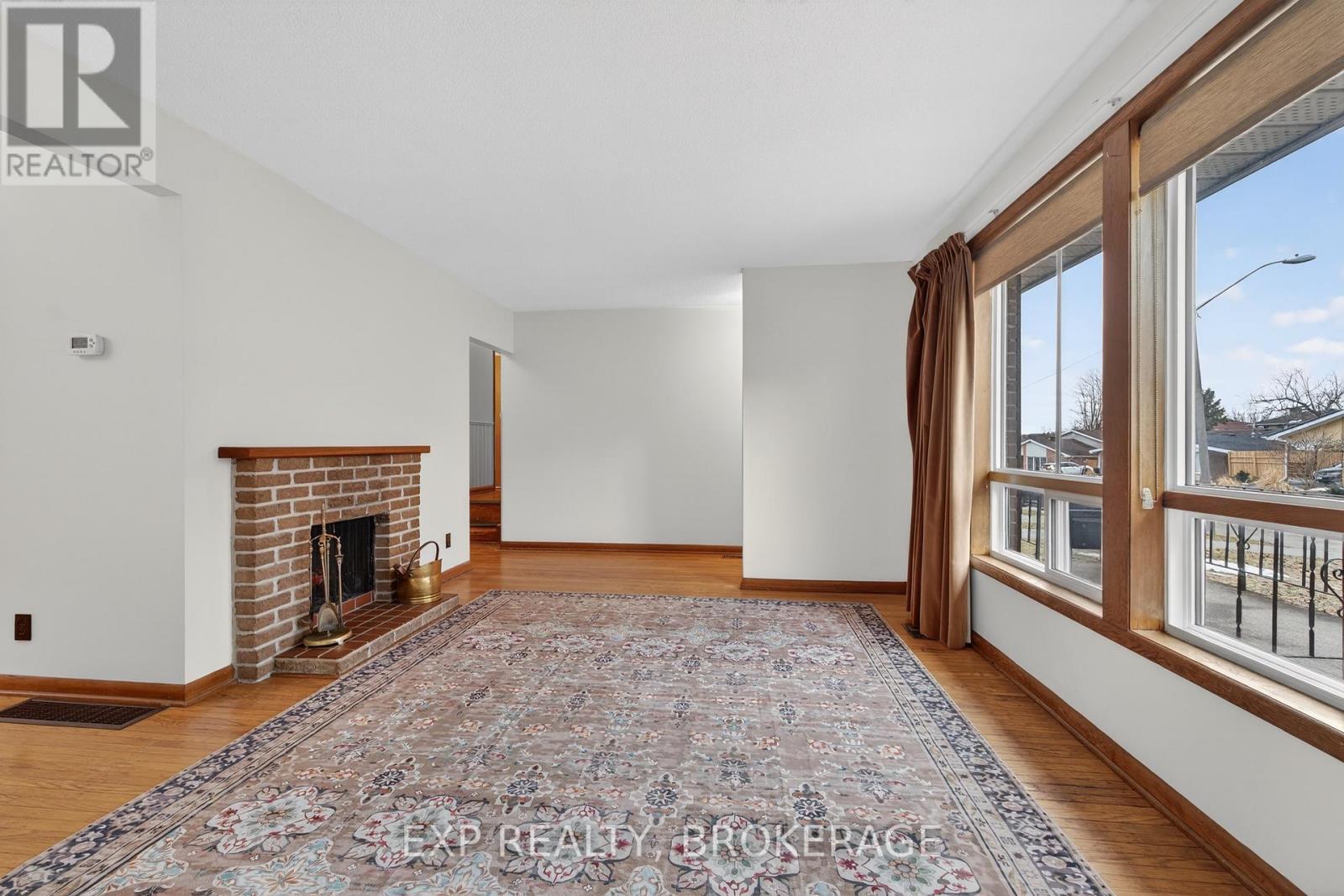 19 CONVAY CRESCENT - 7