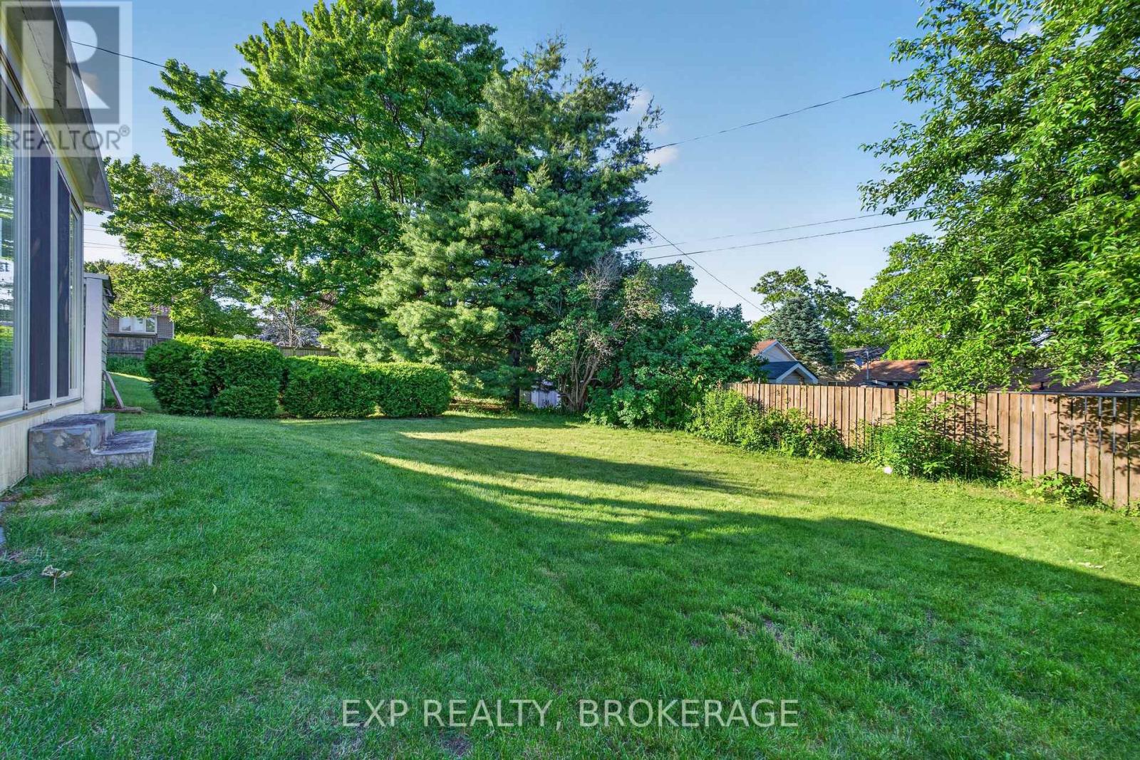 19 CONVAY CRESCENT - 38