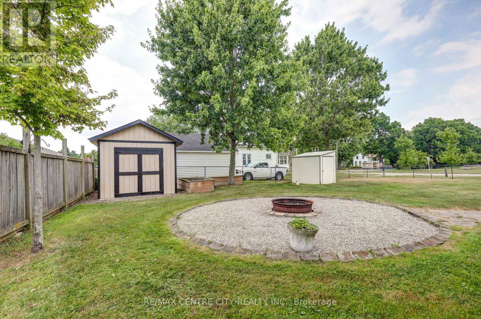 7953 UNION ROAD - 43