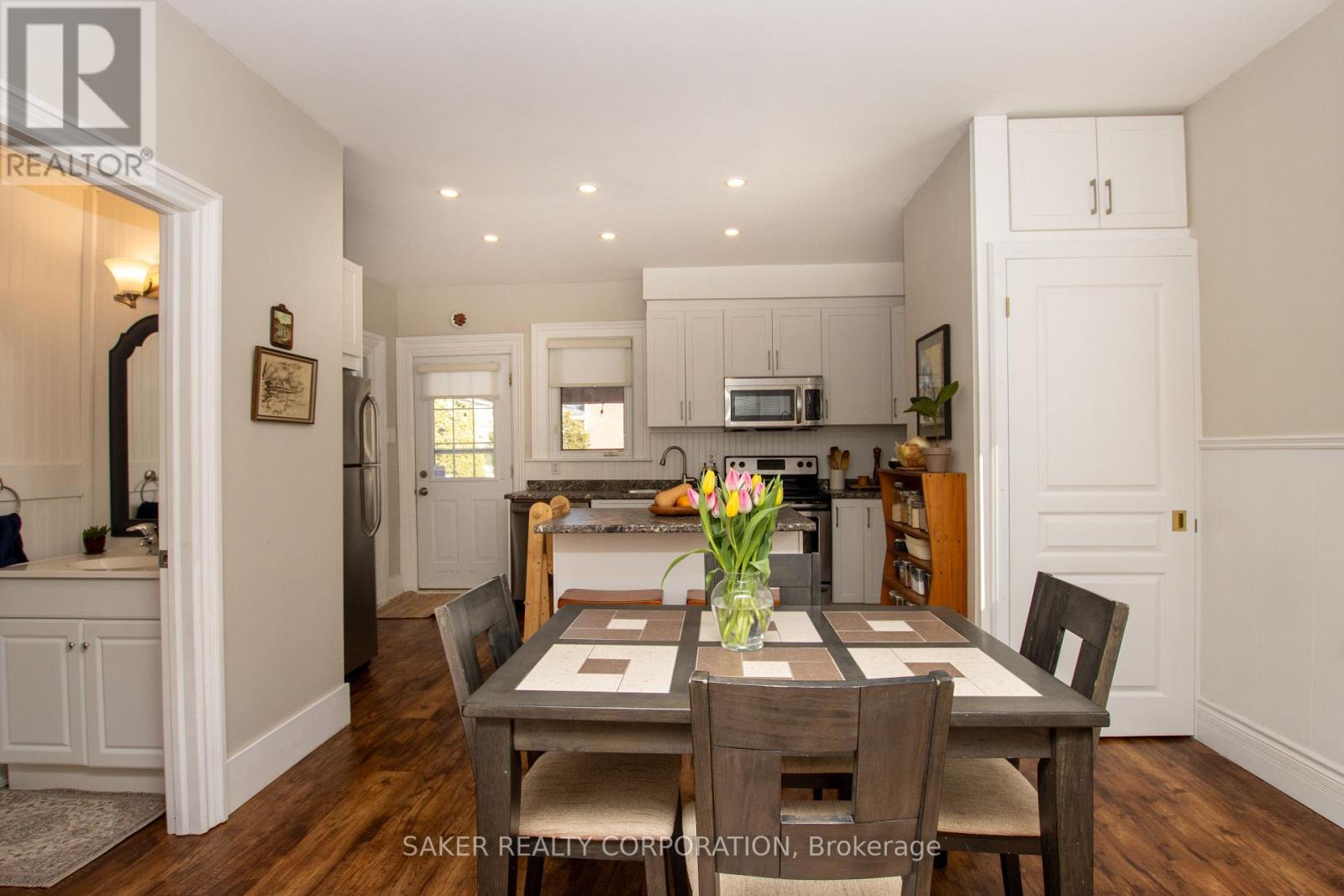 688 WILLIAM STREET - 7