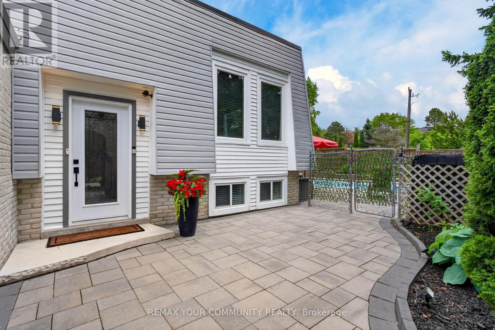 44 PINERIDGE DRIVE - 5