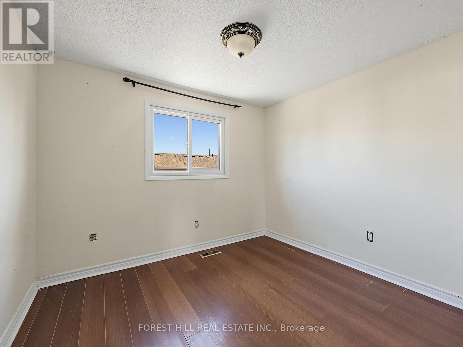 61 ROYAL SALISBURY WAY - 22