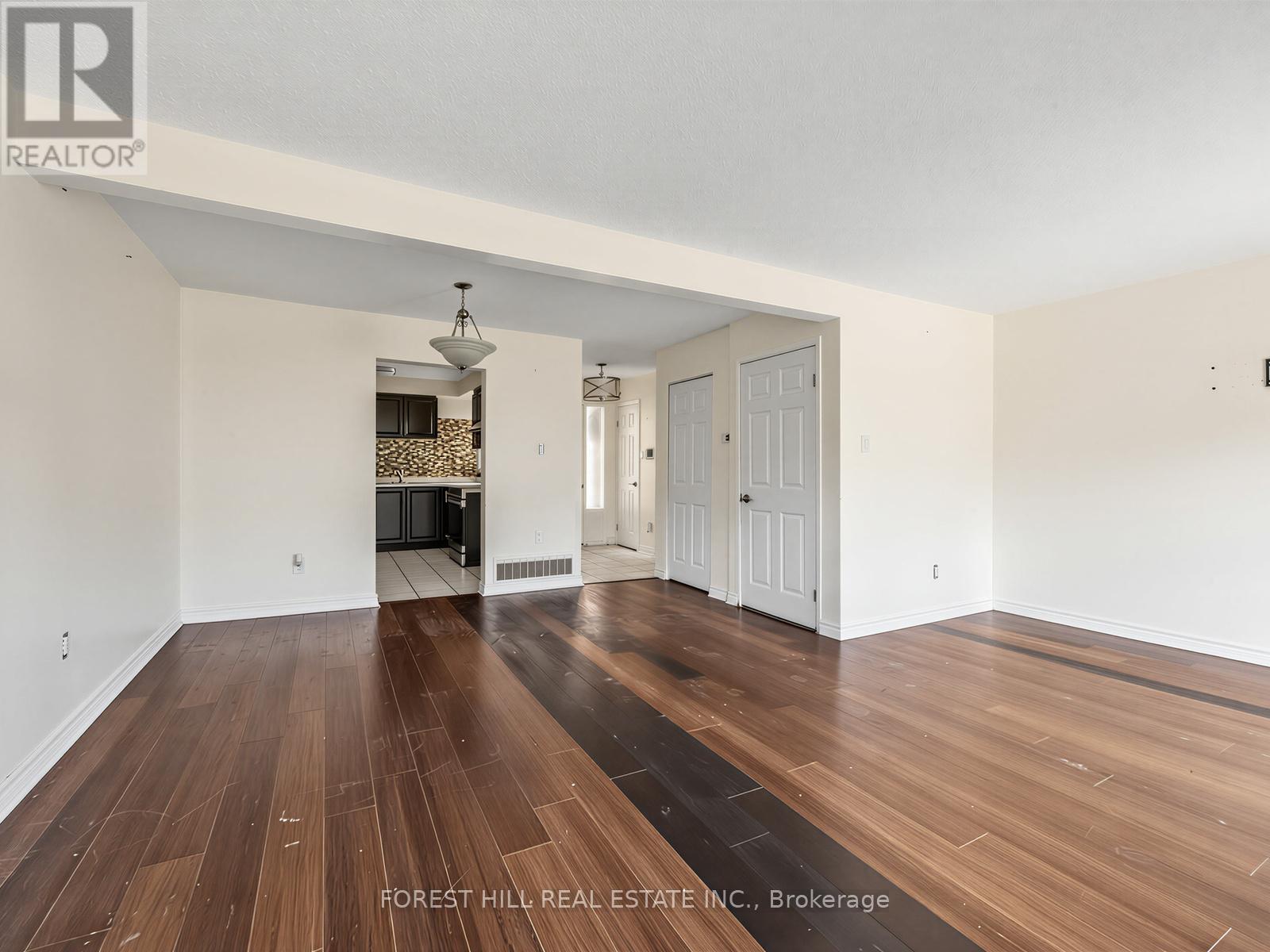 61 ROYAL SALISBURY WAY - 14