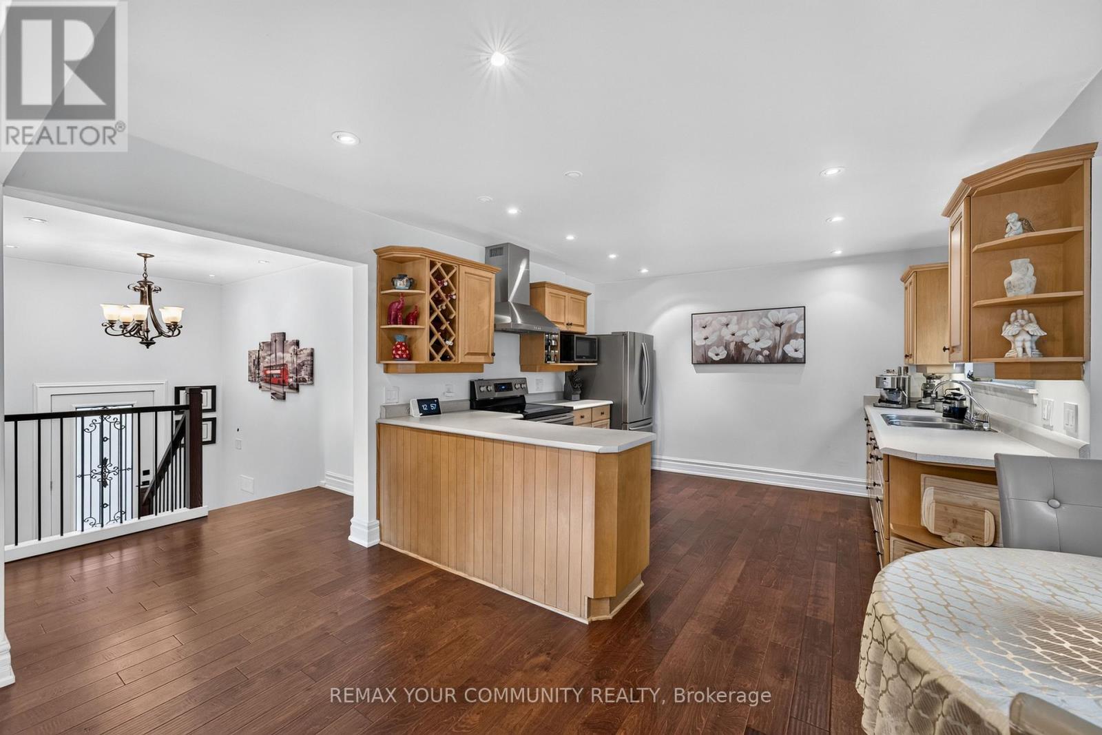44 PINERIDGE DRIVE - 18