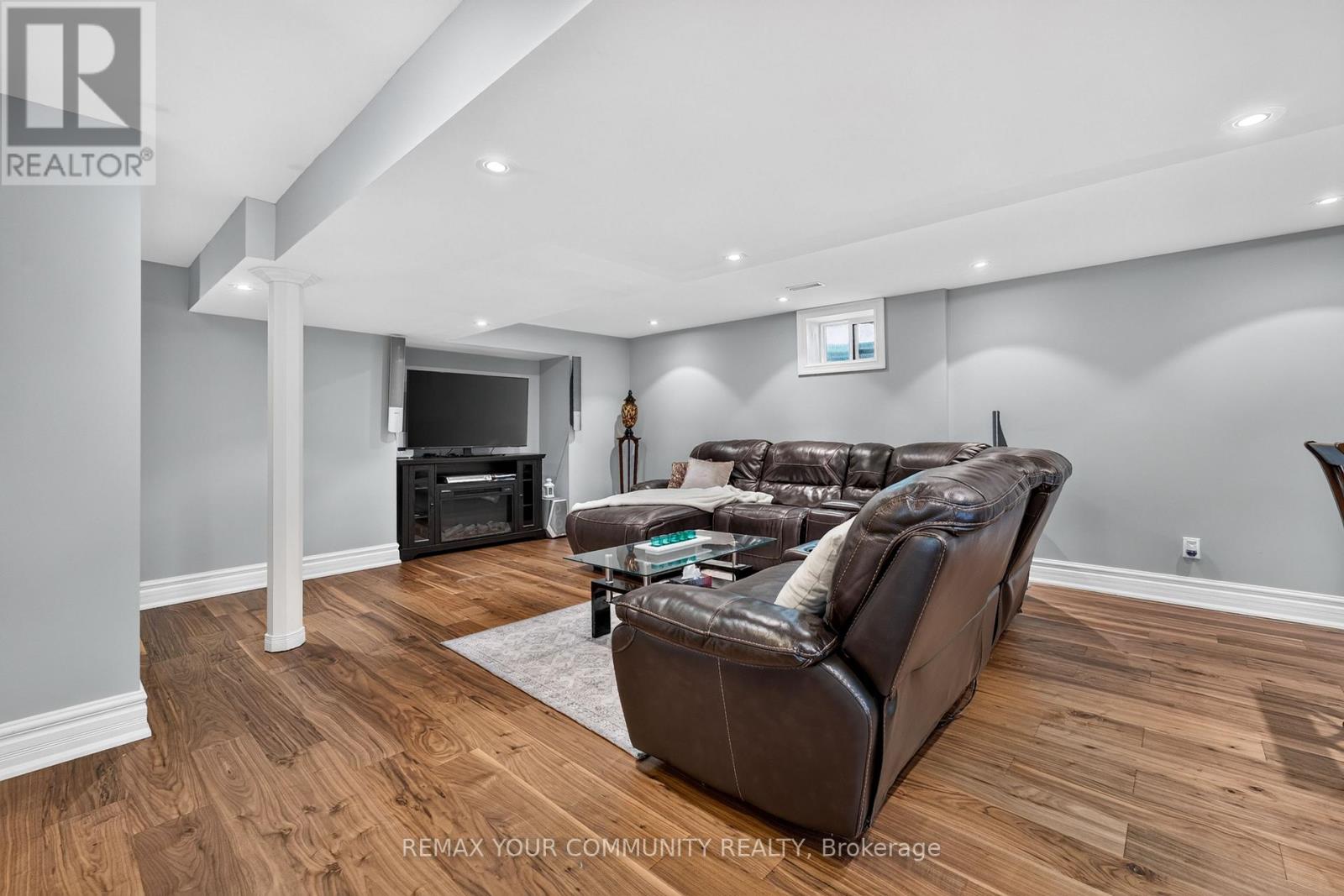44 PINERIDGE DRIVE - 31