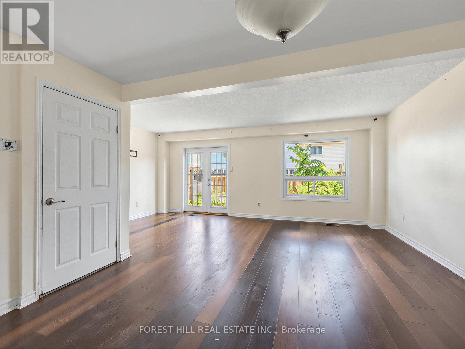 61 ROYAL SALISBURY WAY - 8
