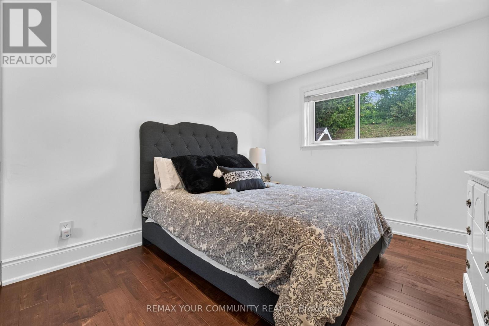 44 PINERIDGE DRIVE - 25