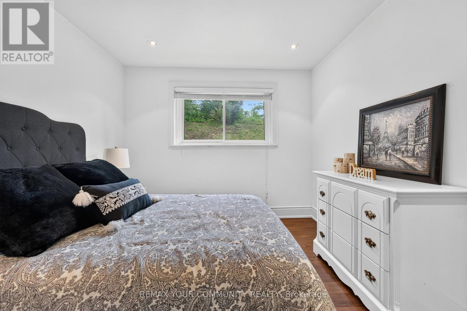 44 PINERIDGE DRIVE - 26