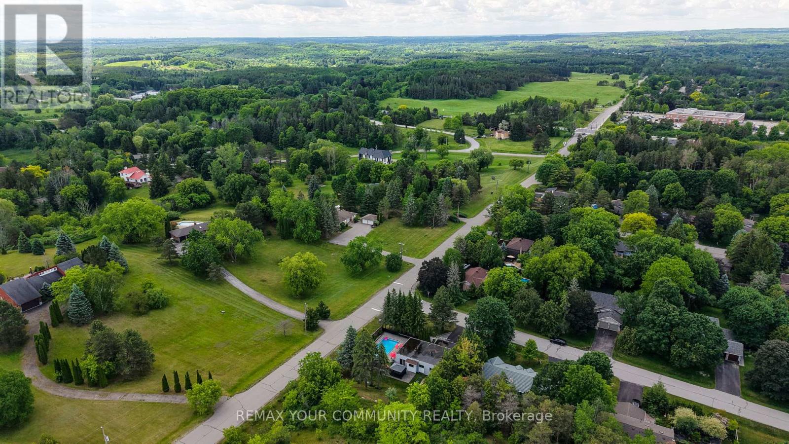 44 PINERIDGE DRIVE - 44