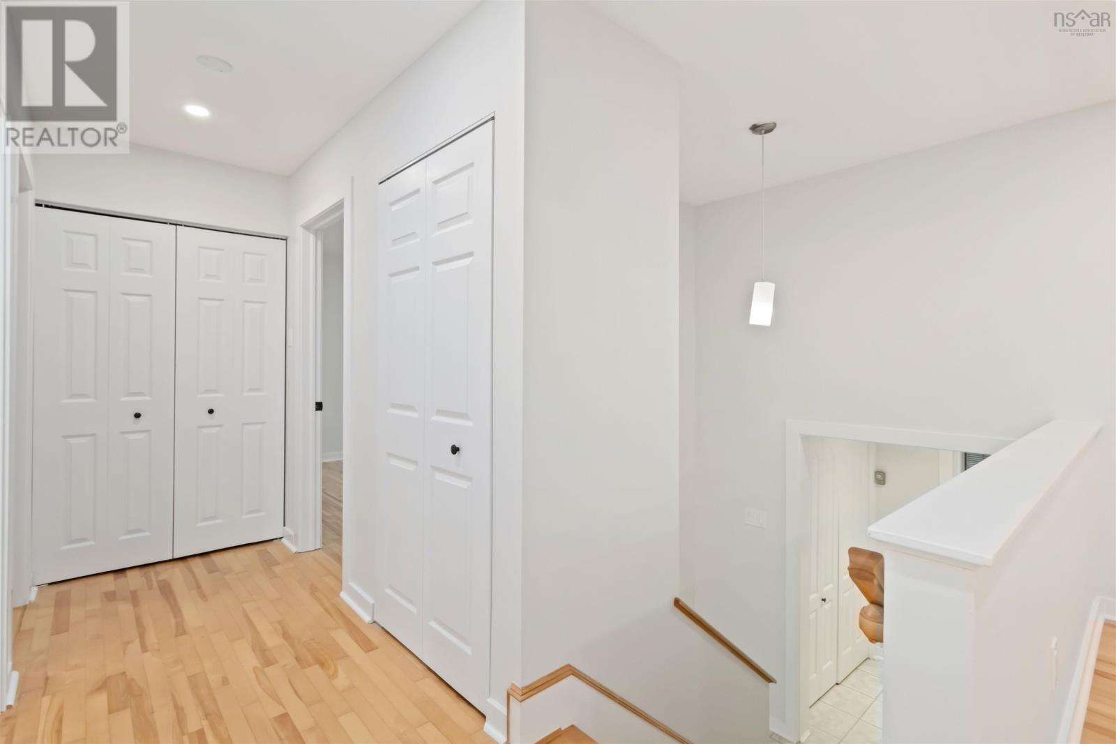 26 Village Crescent - 23