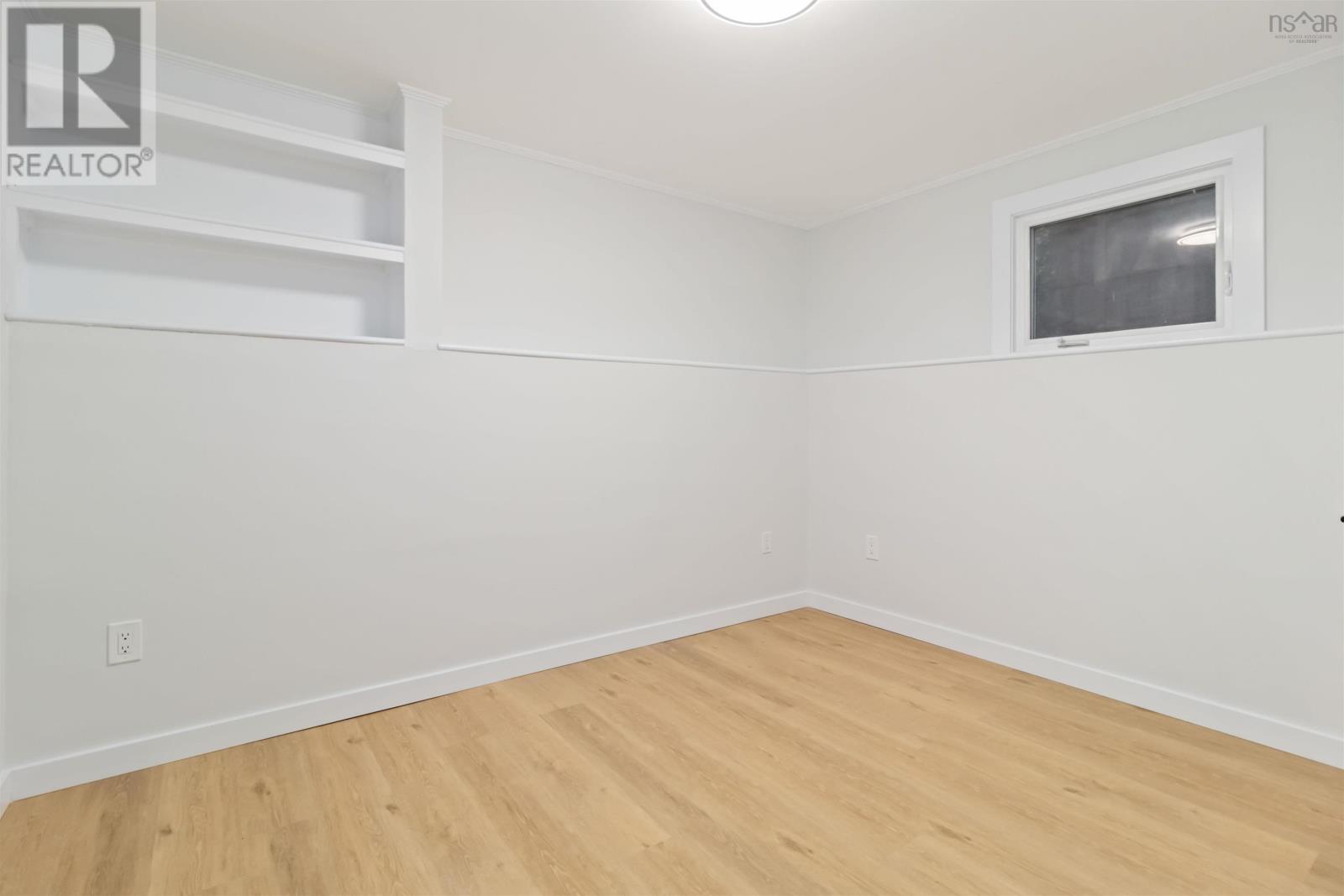 26 Village Crescent - 33