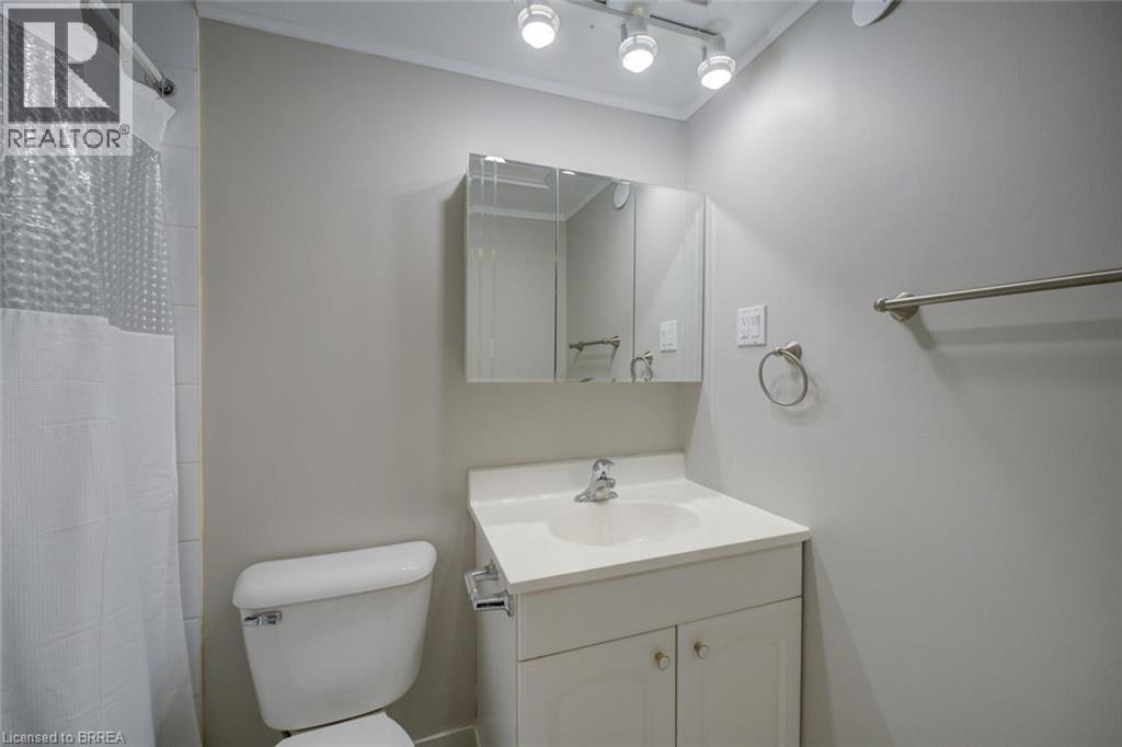 #909 640 WEST Street - 11