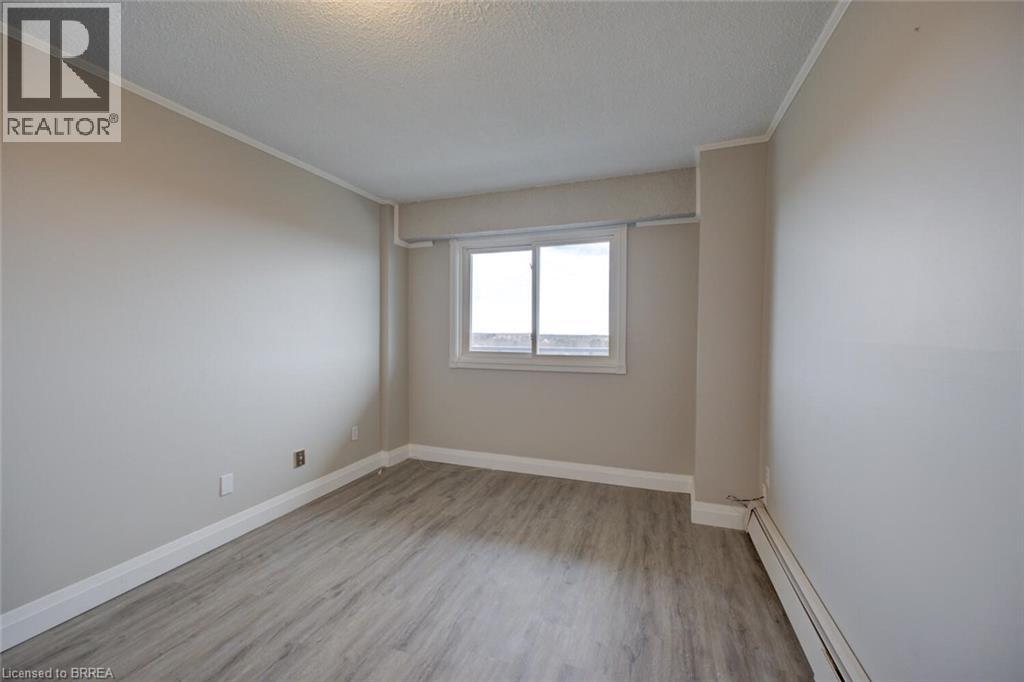#909 640 WEST Street - 18