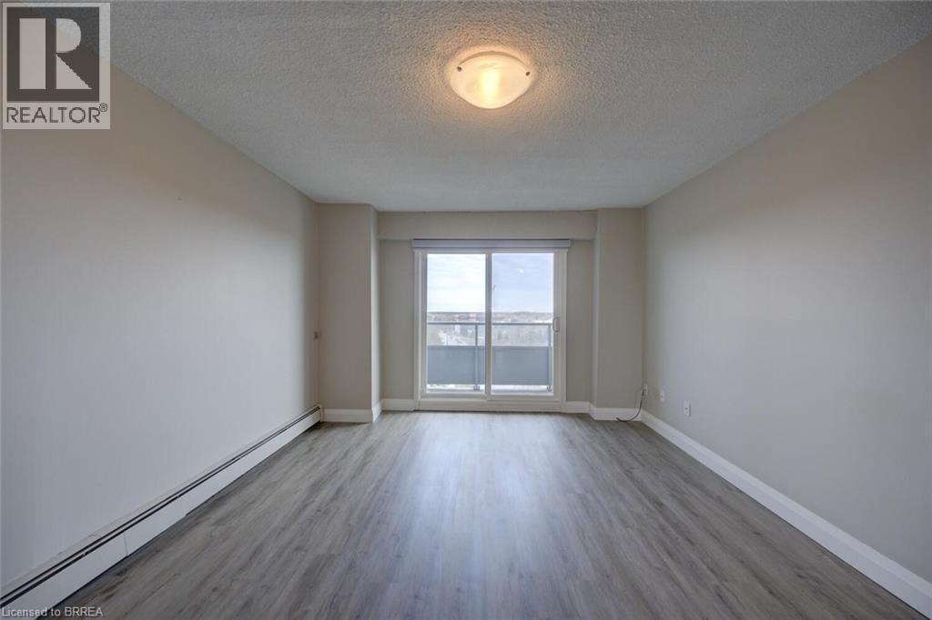 #909 640 WEST Street - 16