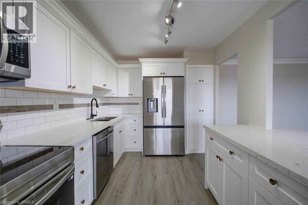 #909 640 WEST Street - 36
