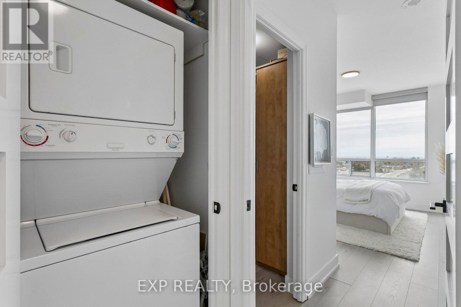 #1406 1359 RATHBURN ROAD E - 21