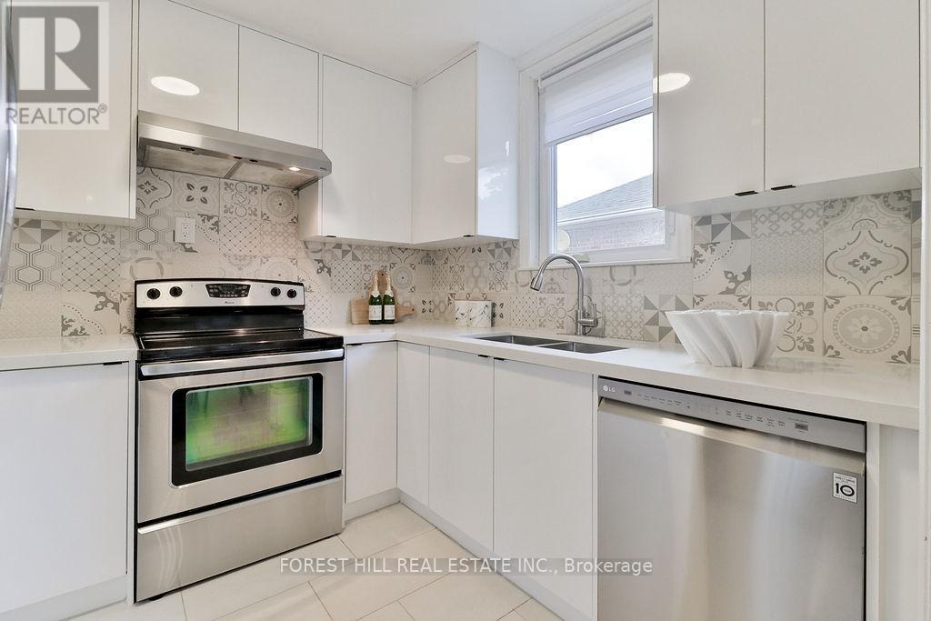 19 SILVERCREST AVENUE - 12