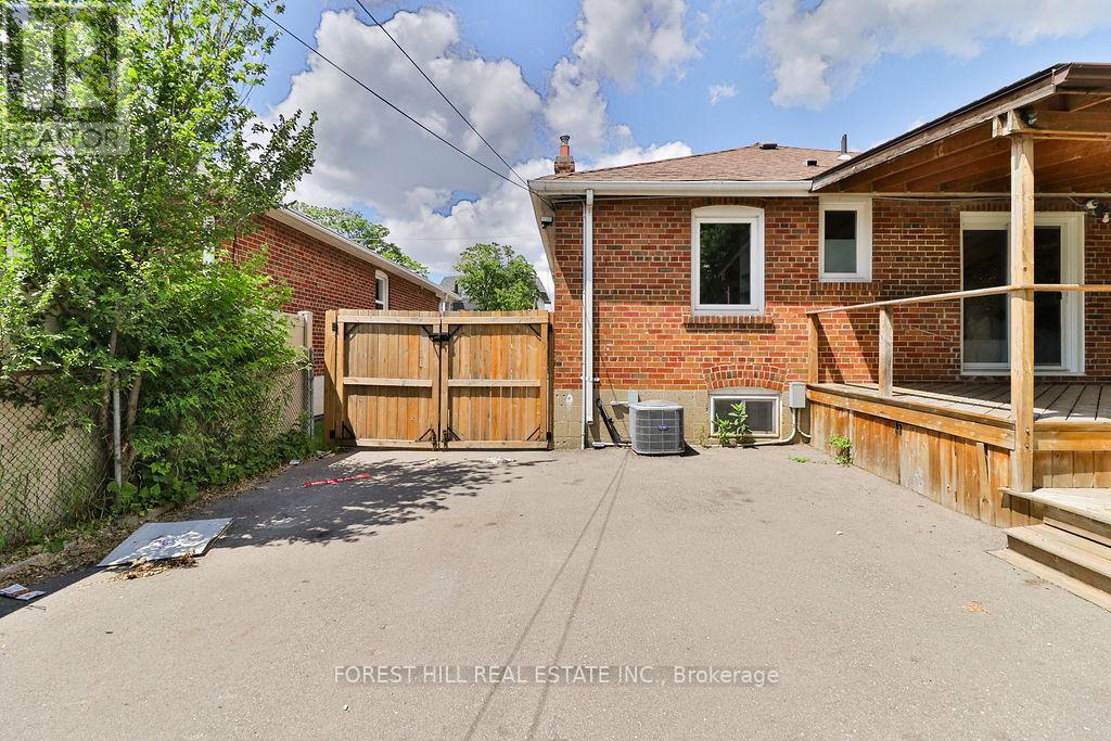 19 SILVERCREST AVENUE - 29