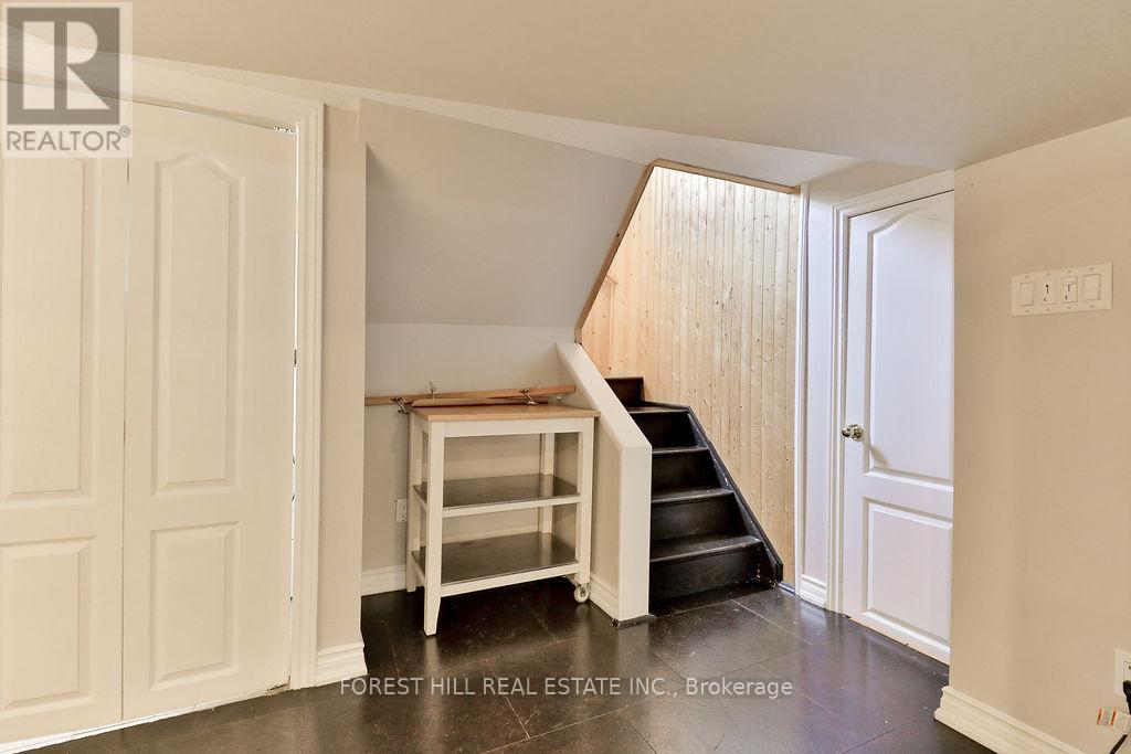 19 SILVERCREST AVENUE - 36