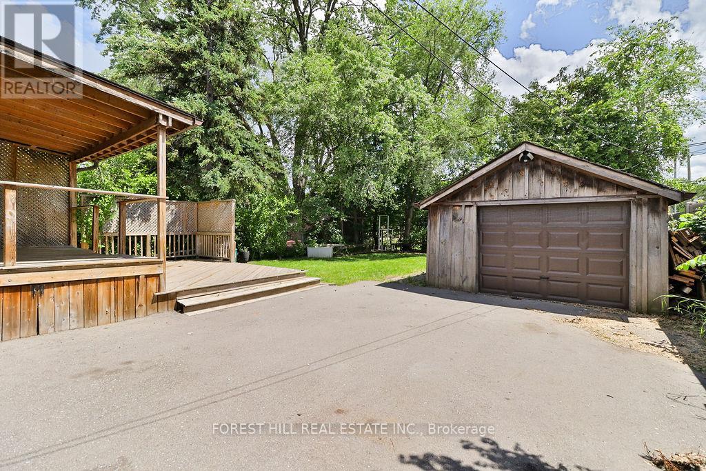 19 SILVERCREST AVENUE - 30