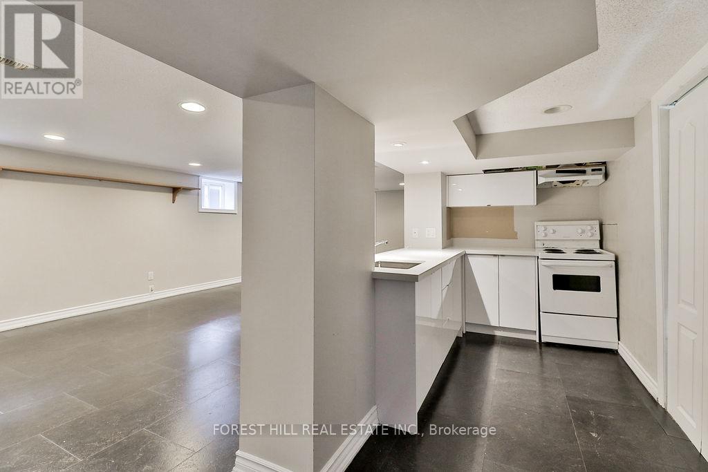 19 SILVERCREST AVENUE - 35