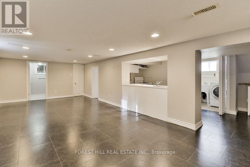 19 SILVERCREST AVENUE - 39
