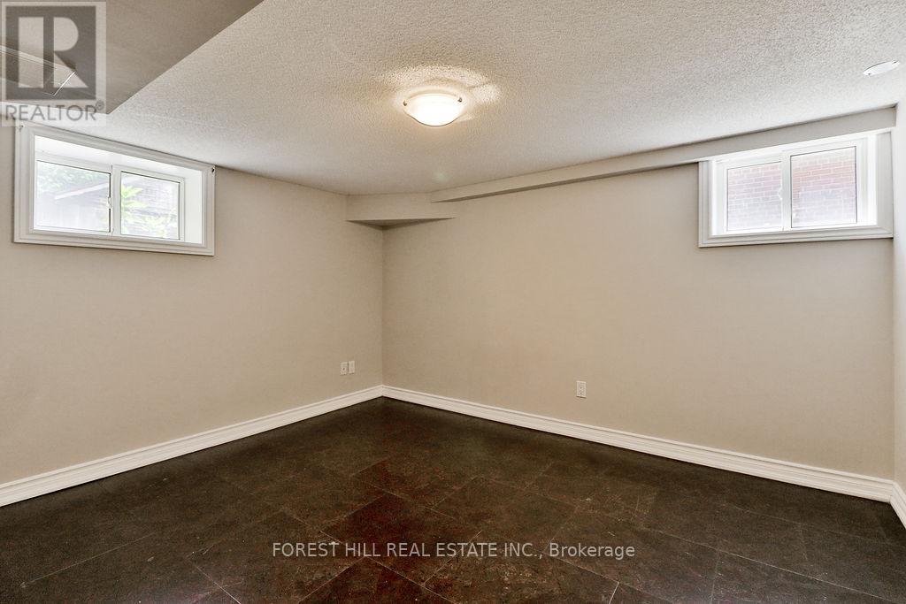 19 SILVERCREST AVENUE - 42