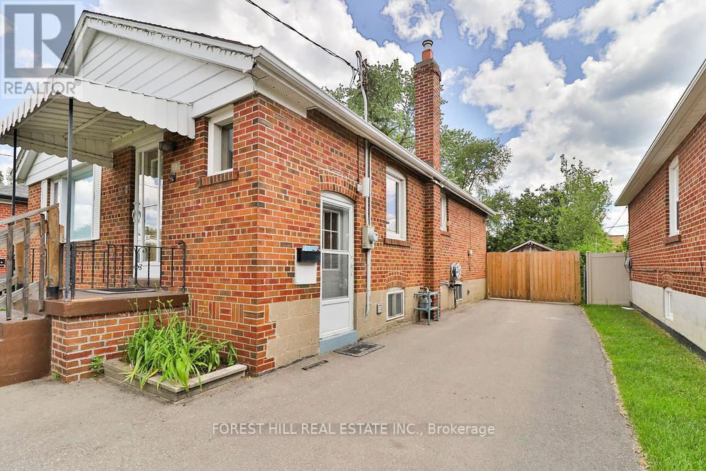19 SILVERCREST AVENUE - 4