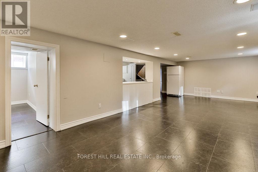 19 SILVERCREST AVENUE - 40