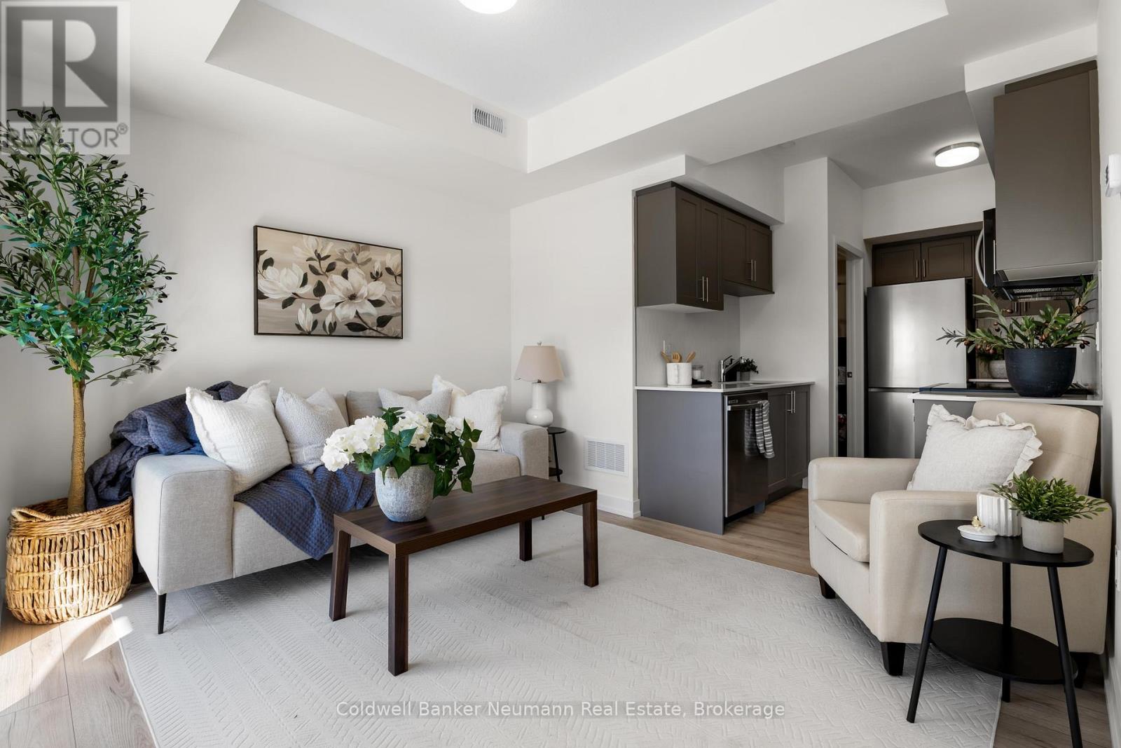 #51 940 ST DAVID STREET N - 1