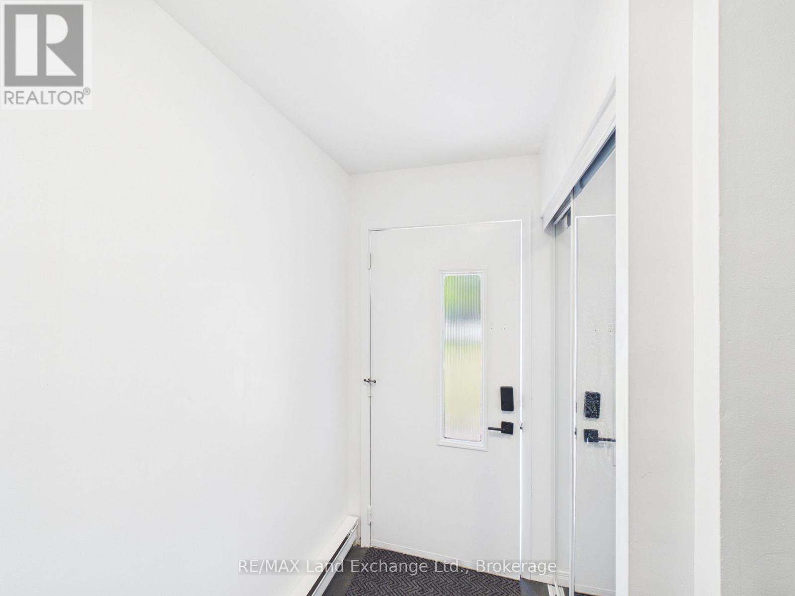 634 HUNTER STREET - 2