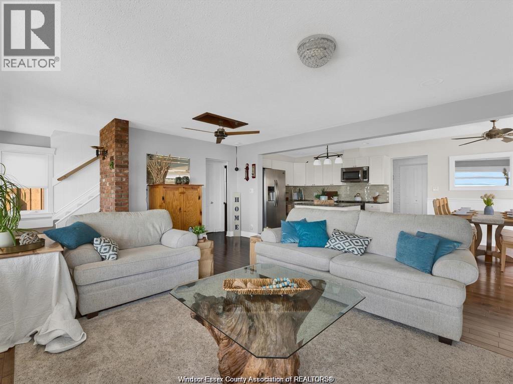 39 WOODBRIDGE DRIVE - 11