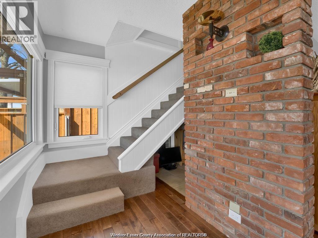 39 WOODBRIDGE DRIVE - 21