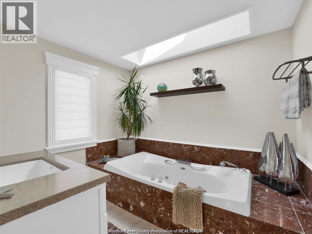 39 WOODBRIDGE DRIVE - 28