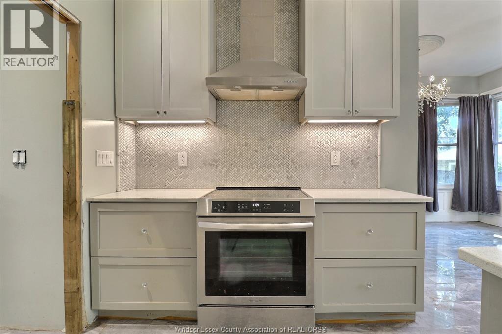 956 VICTORIA - 12