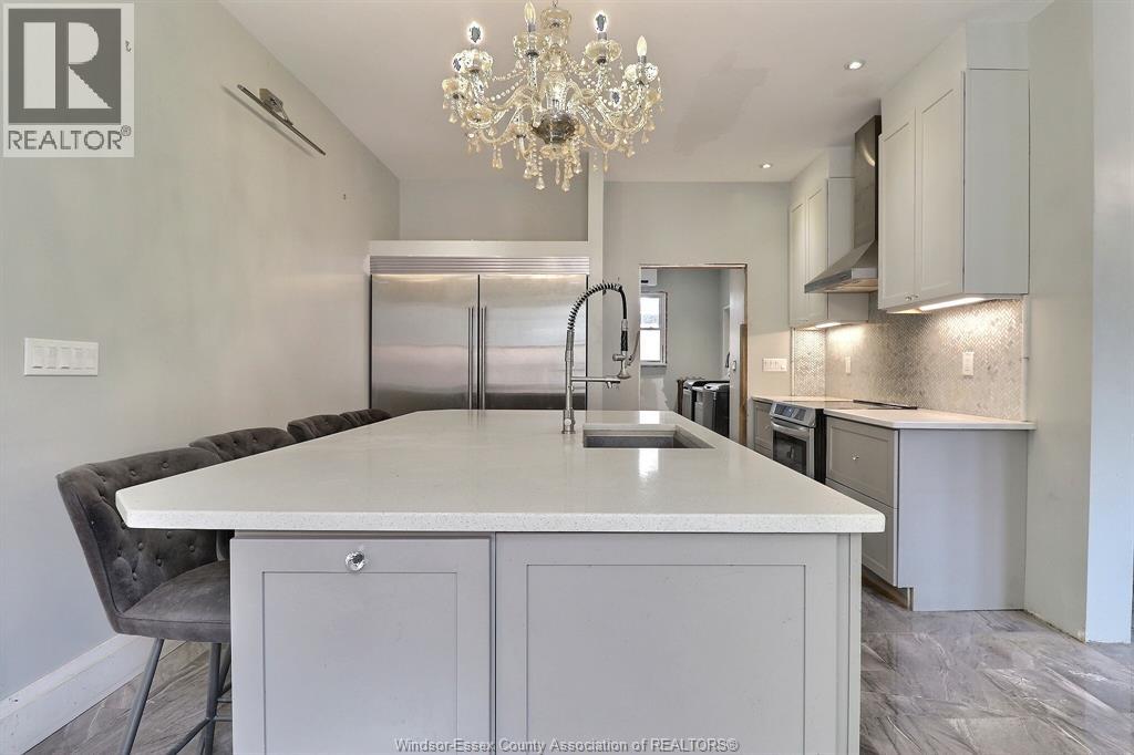 956 VICTORIA - 14