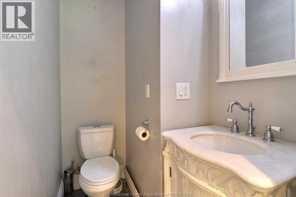 956 VICTORIA - 19