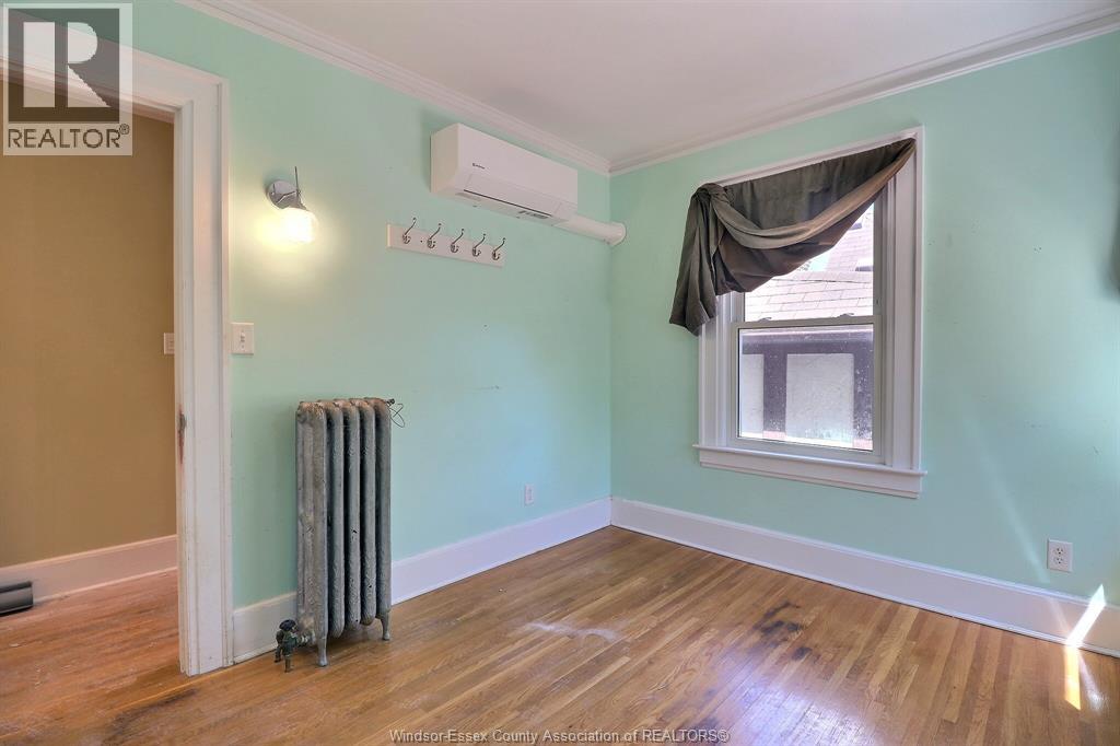 956 VICTORIA - 21