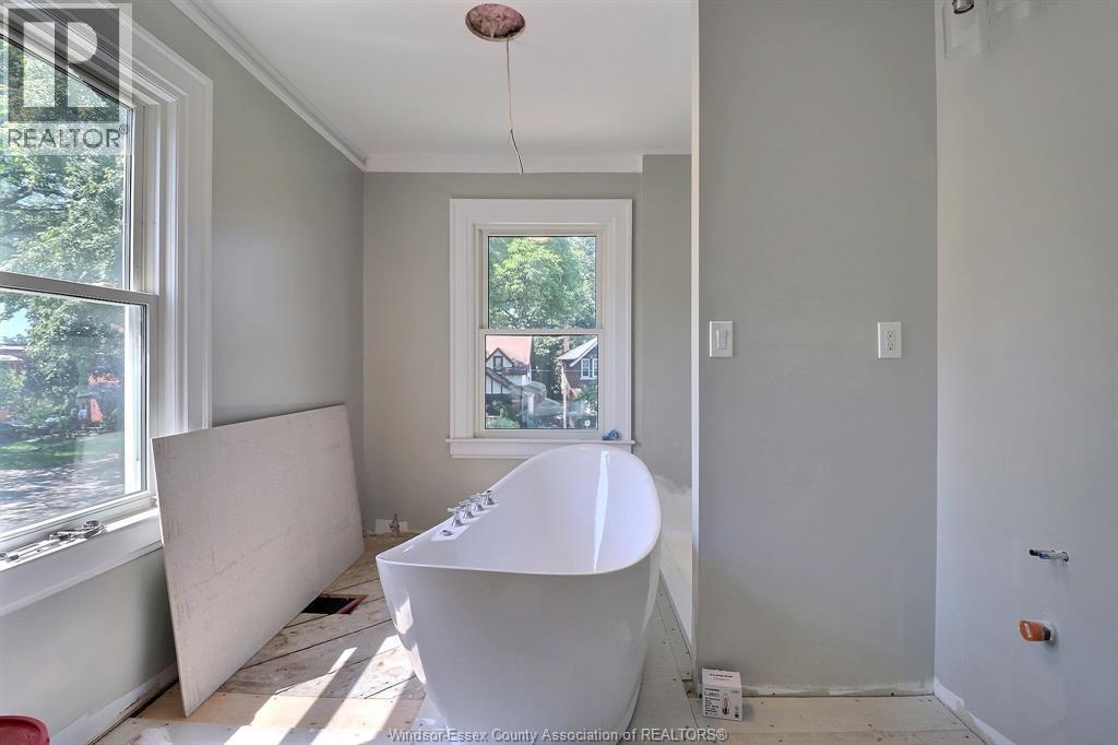 956 VICTORIA - 32