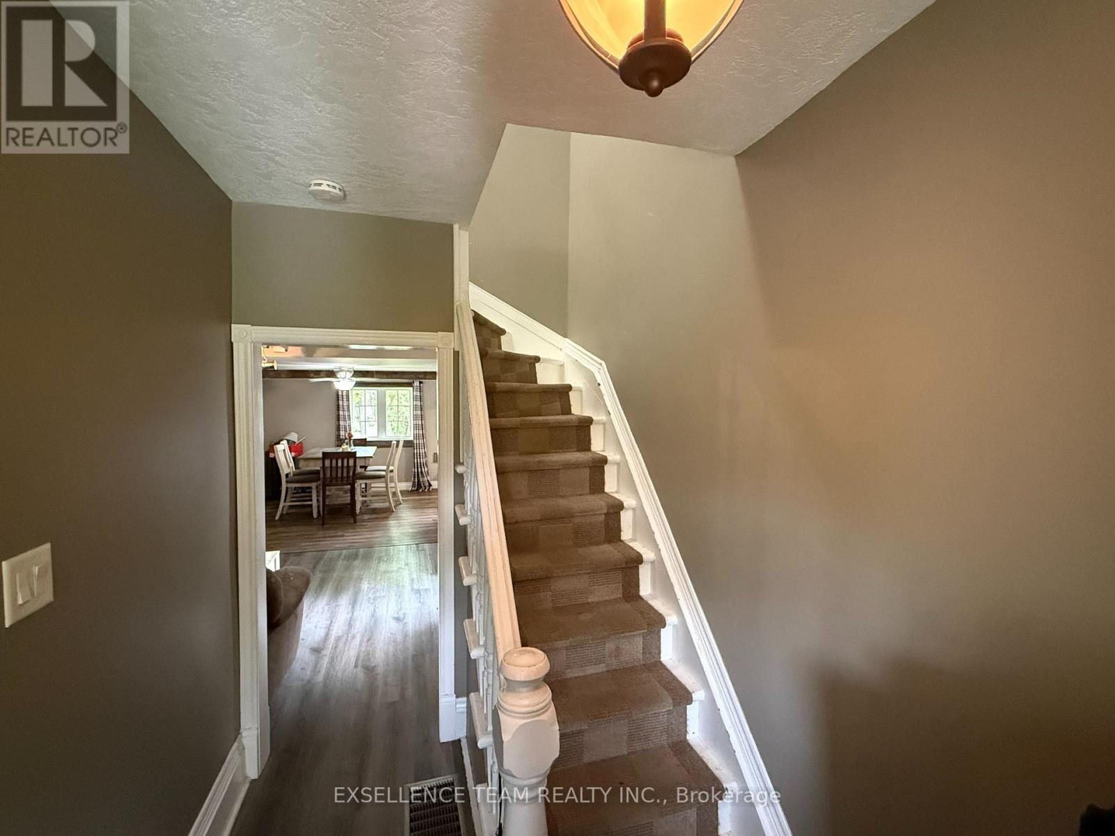 23 MECHANIC STREET E - 18