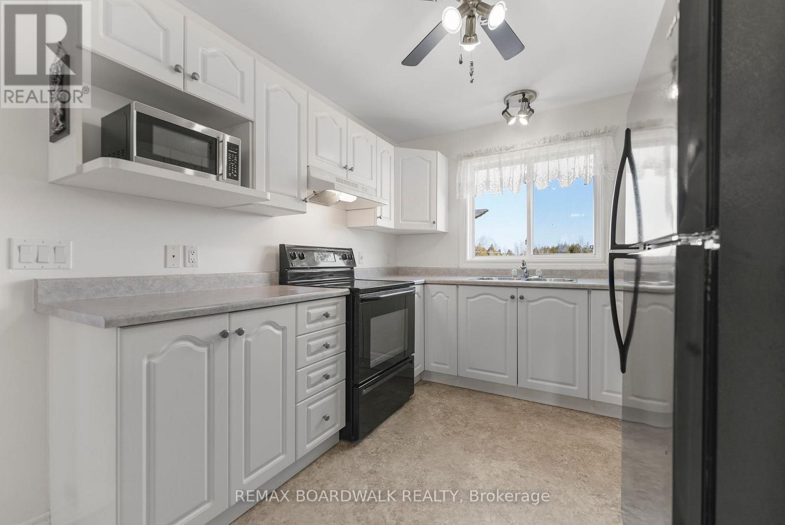 1918 ROSEDALE ROAD N - 13