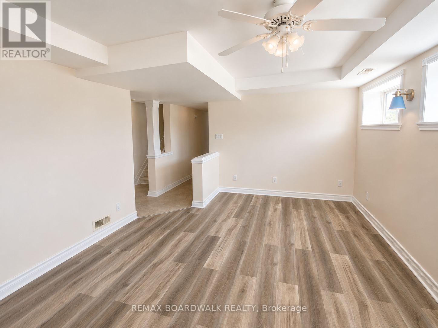1918 ROSEDALE ROAD N - 32