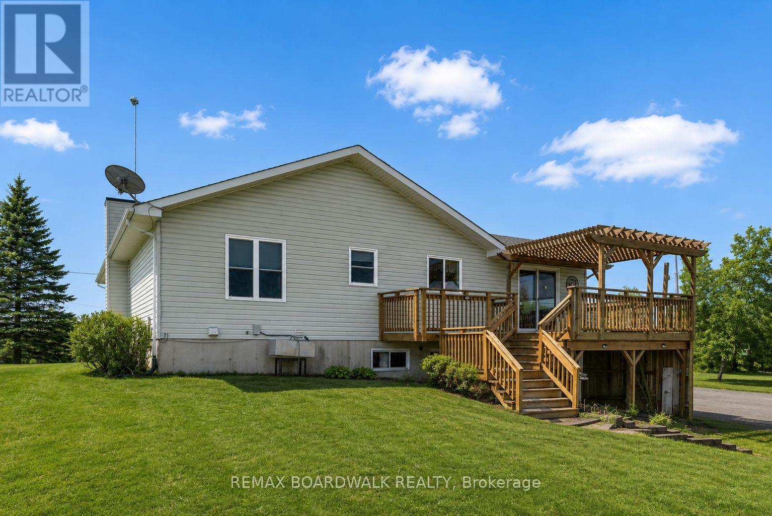 1918 ROSEDALE ROAD N - 37