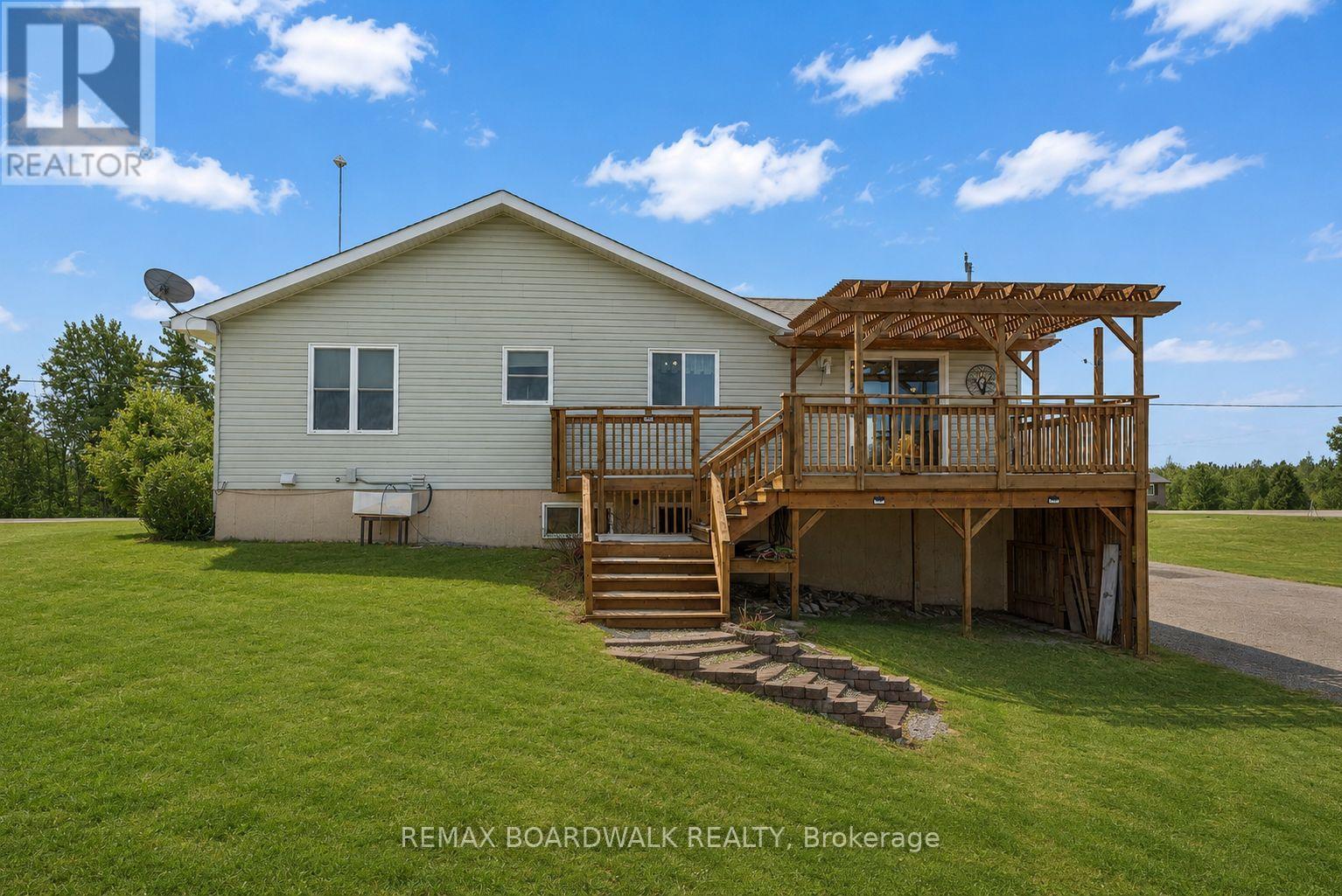 1918 ROSEDALE ROAD N - 38