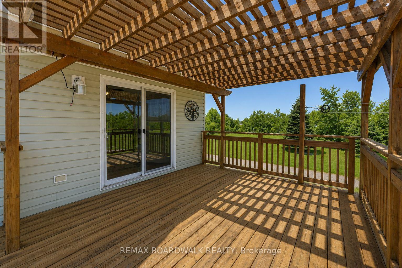 1918 ROSEDALE ROAD N - 36