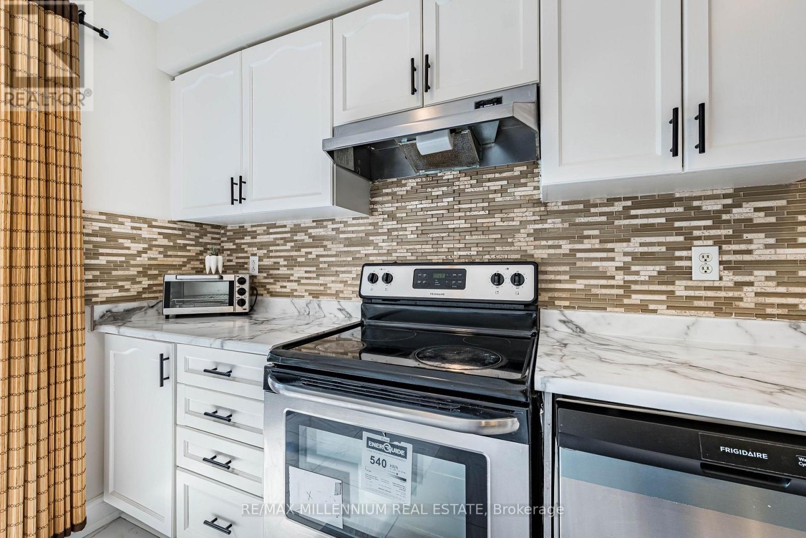 #36 36 SPADINA ROAD - 18
