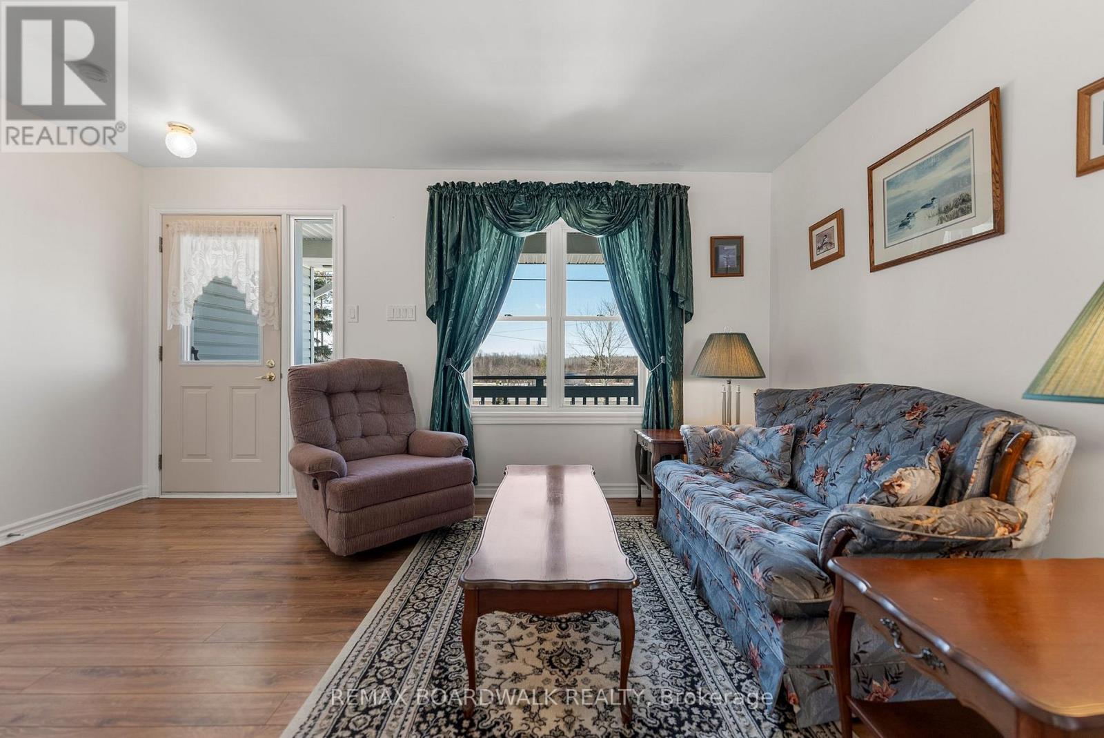 1918 ROSEDALE ROAD N - 7