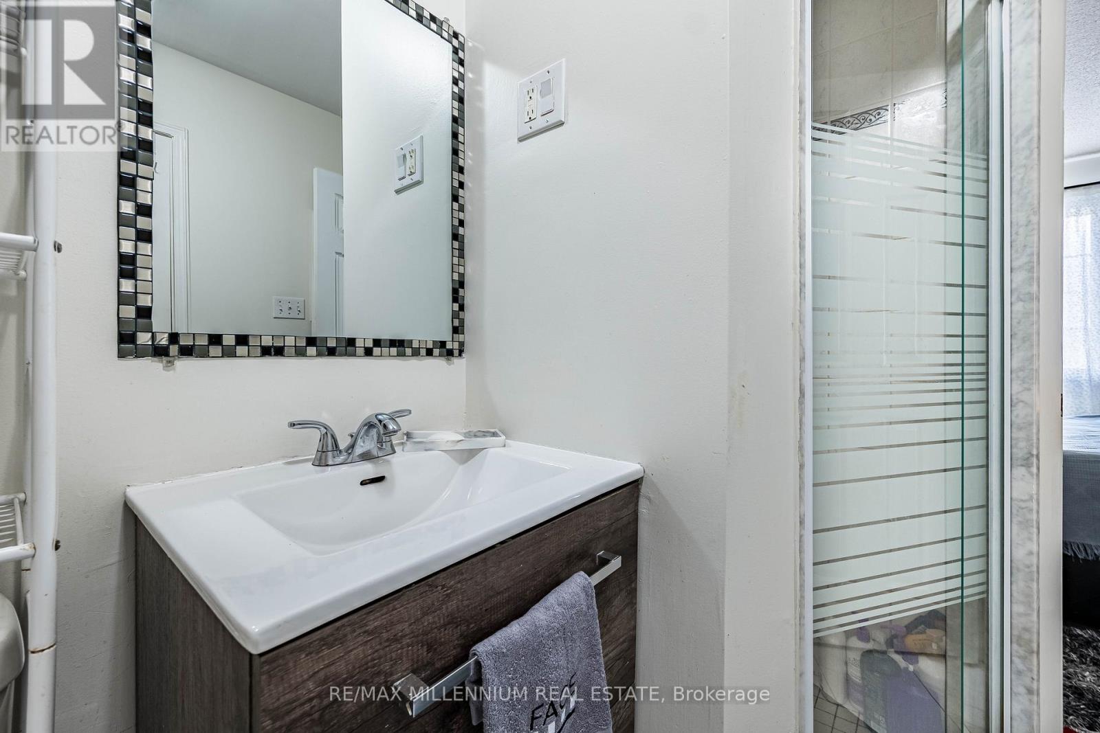 #36 36 SPADINA ROAD - 32