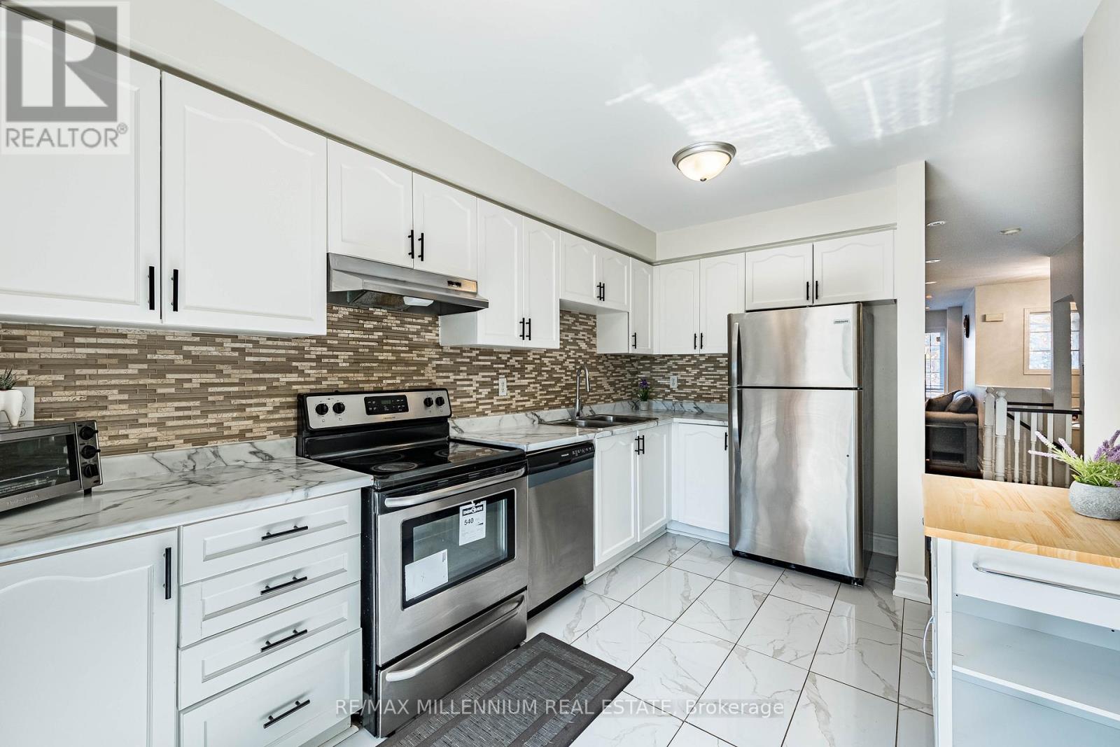 #36 36 SPADINA ROAD - 15